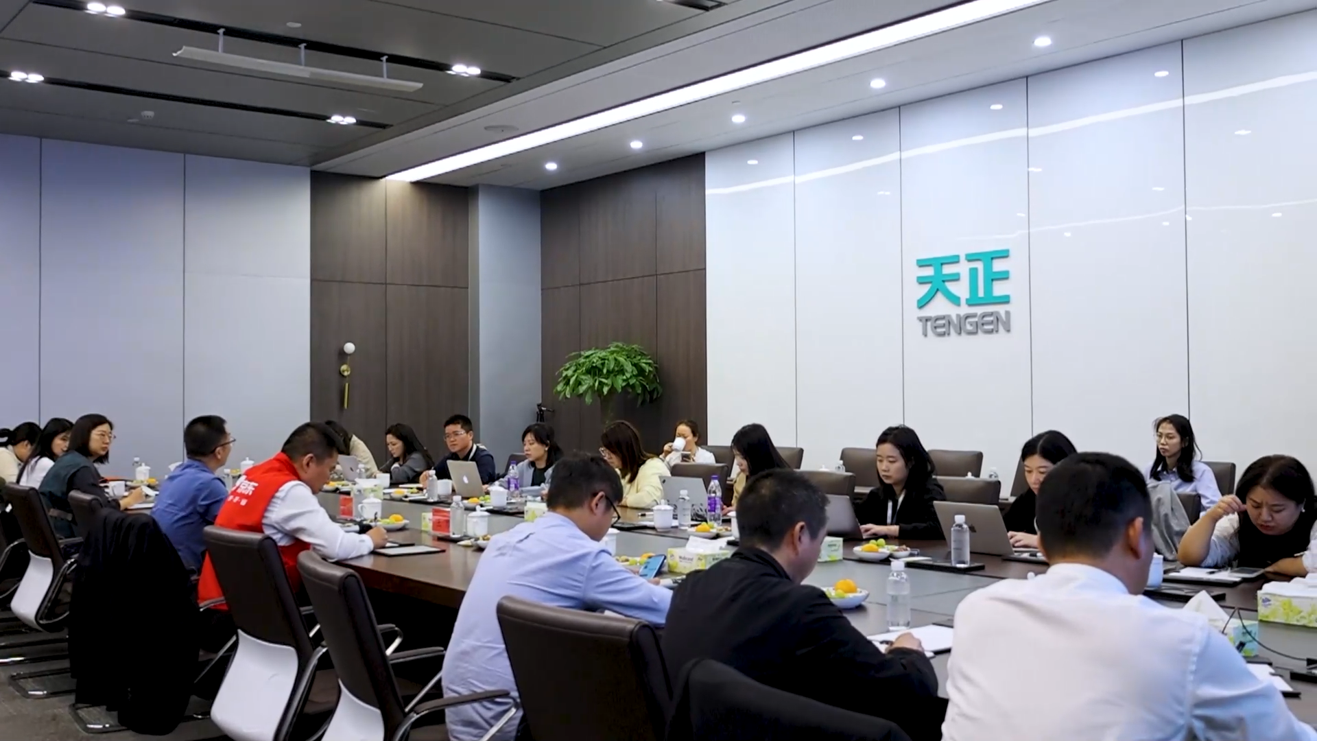 京东工业走进爱游戏体育网页版登陆，探访产业数智化之路！